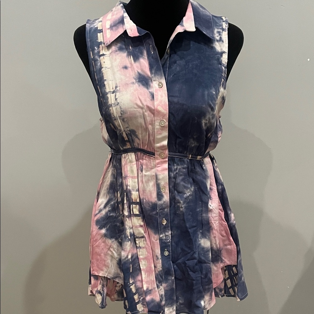 Tie-Dye Sleeveless Button-Up Top tie in back